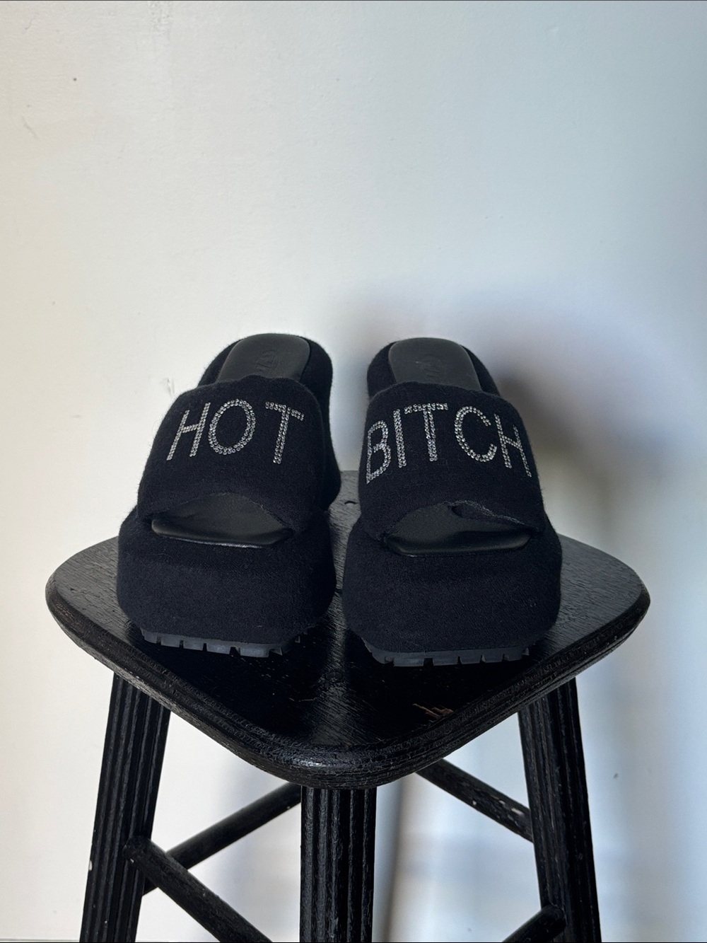 Dolls Kill Poster Grl “THAT'S MY NAME”Platform Slides Size 6 NWOB